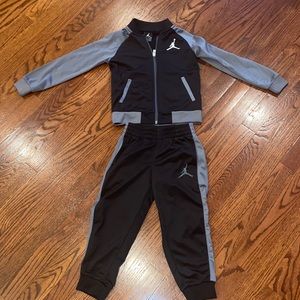 Jordan boys XS 4 grey and black outfit. Like new